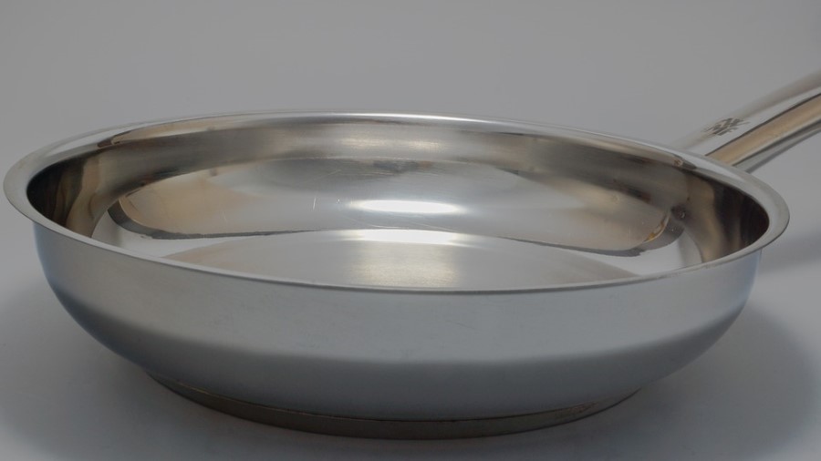 10-inch Stainless Steel Pans Weighing one Kilograms