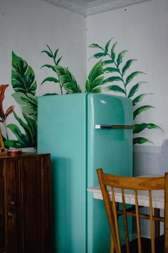 Refrigerator gorilla weighing 300 lbs